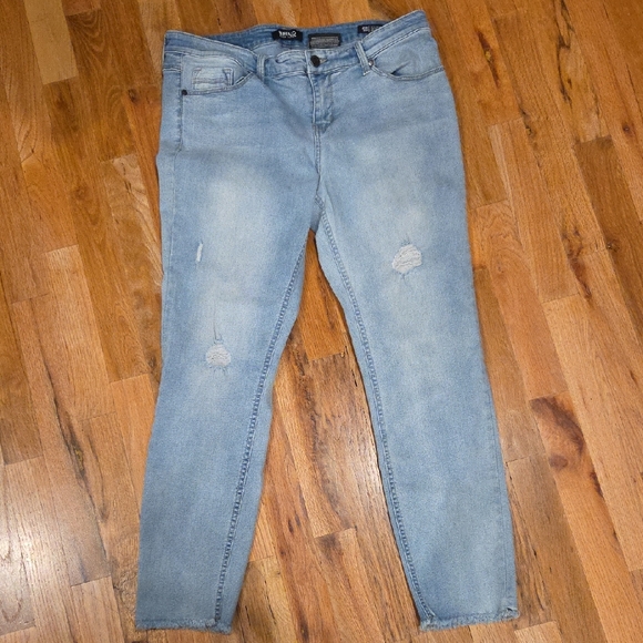 Buffalo David Bitton Denim - Buffalo David Bitton Light Wash Distressed Skinny Jean Size 12/32